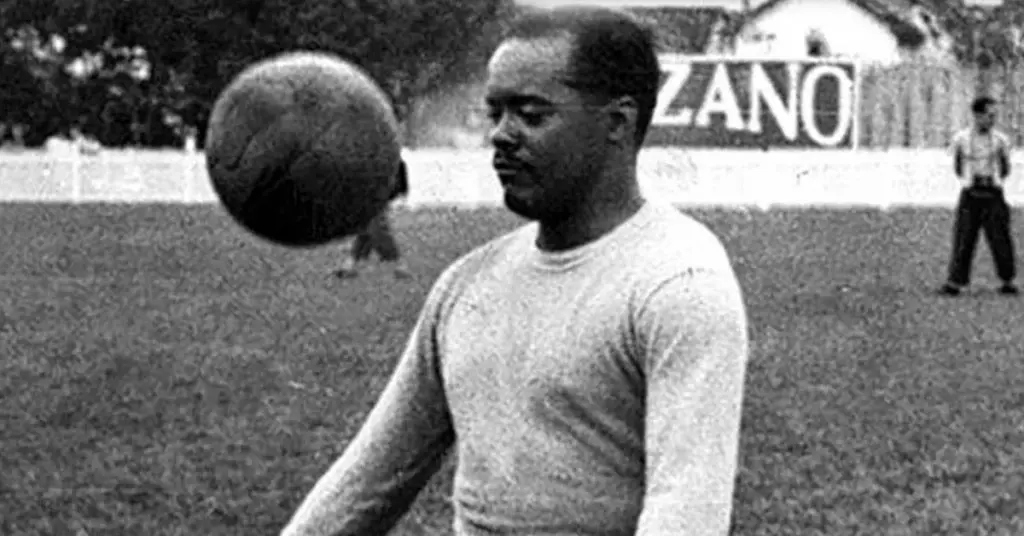 Leonidas Da Silva started playing in 1930, before soccer became a professional sport. 