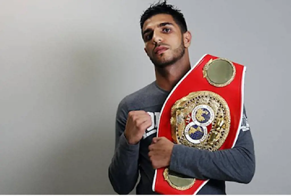 Aussie Billy Dib has come from the clouds to get a mammoth title fight against English star Amir Khan in a real-life “Rocky Moment”.
