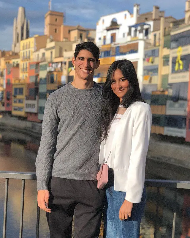 Yassine and his wife were seen together enjoying their day in Girone 