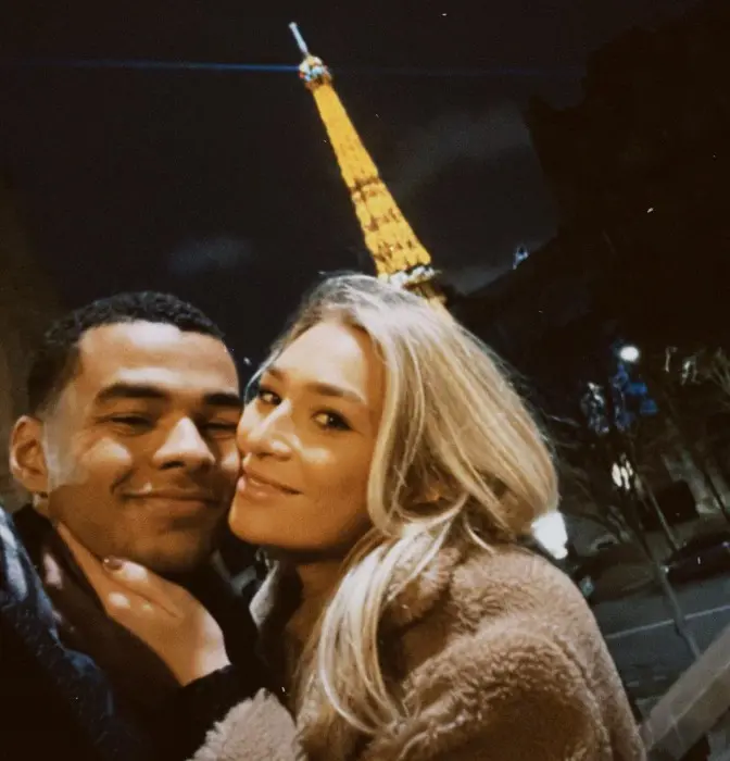 Noa and her boyfriend Cody celebrated a romantic New Year's eve with an Eiffel Tower view.