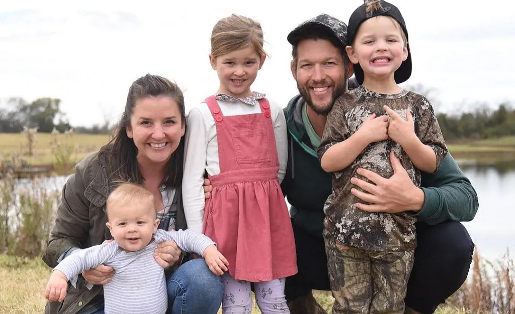 Clayton Kershaw's children has a strong bonds and enjoys each other's company.