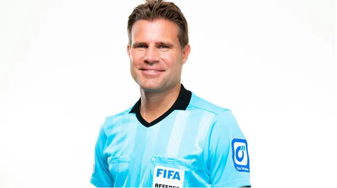 Felix Byrch is a famous referee who has made his career refereeing in the Bundesliga