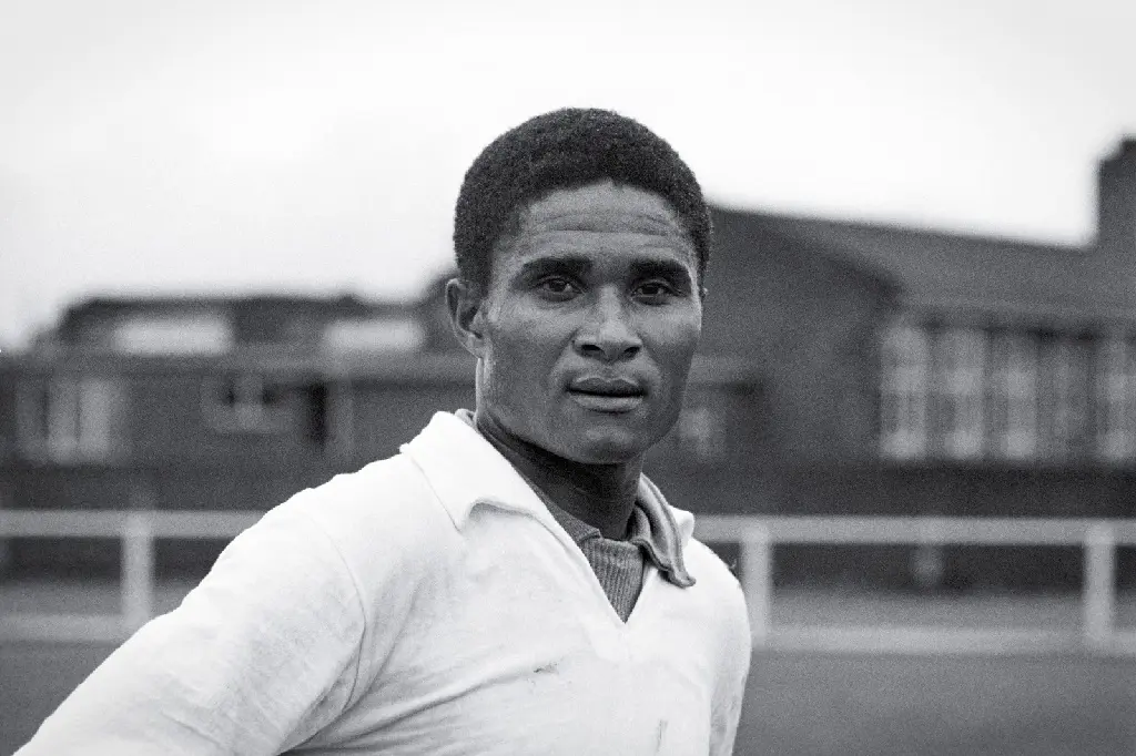 Before signing for Lourenco Marques, Eusebio had been recommended by defender Hilario to Benfica’s Mozambican feeder club.