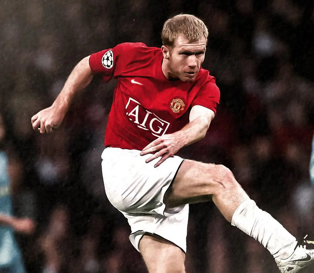 Paul Scholes is a Manchester United legend who played for the club in the past. 
