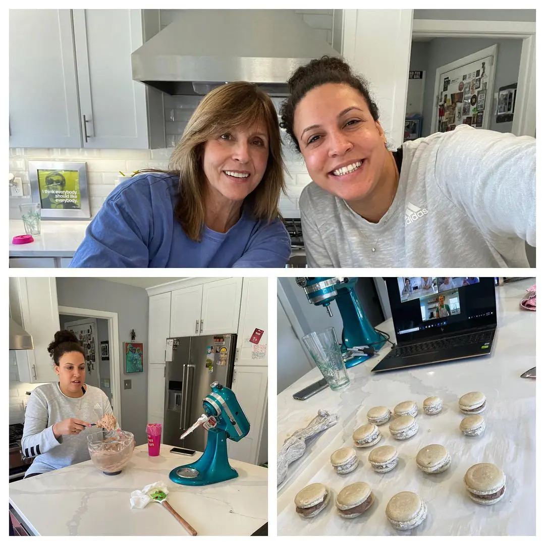Jaynee and her daughter Casey taking macaron making classes.