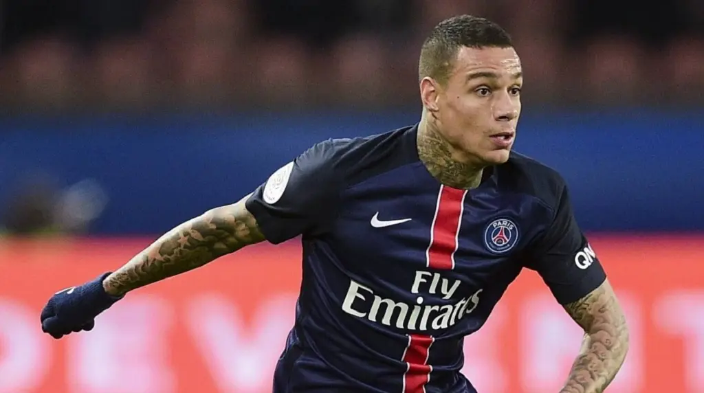 Gregory Van Der Wiel signed a contract with PSG.