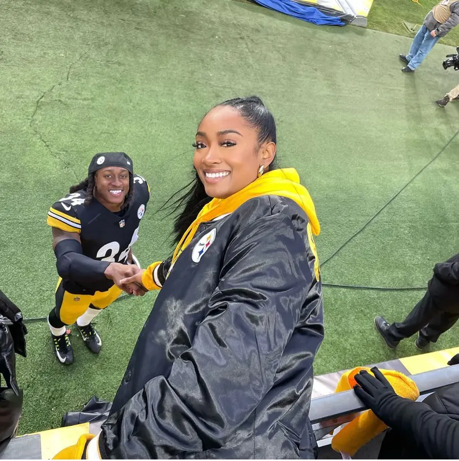 Terrell Edmunds girlfriend Kayla Smith at his game on February 15th
