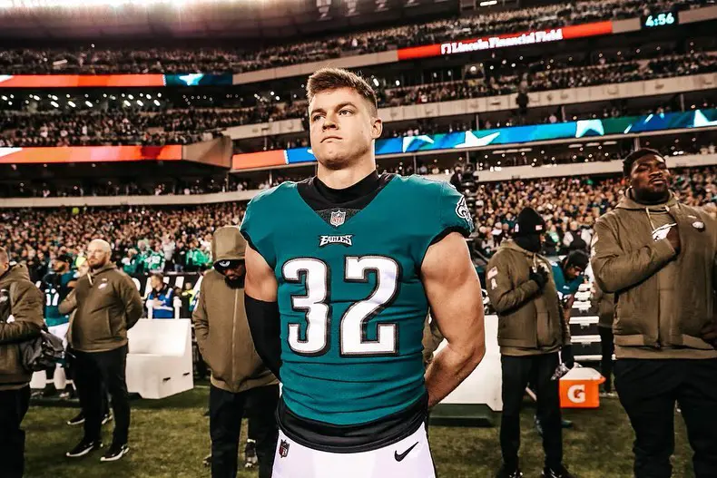 Reed Blankenship plays as a rookie safety for the Eagles 