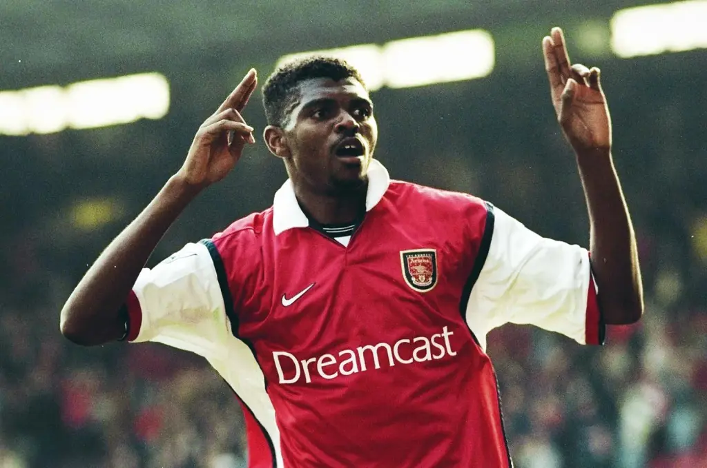 Kanu was a player of the Iwuanyanwu Nationale, in addition to the Nigerian national team.