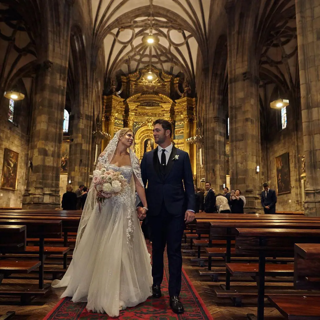 Jon and Kelley during their nuptials in the Basilica de Begoña.