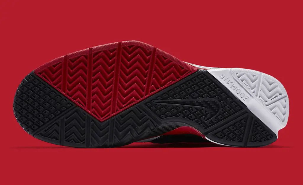 The outsole of Nike Zoom 1 Protro is made of soft rubber.