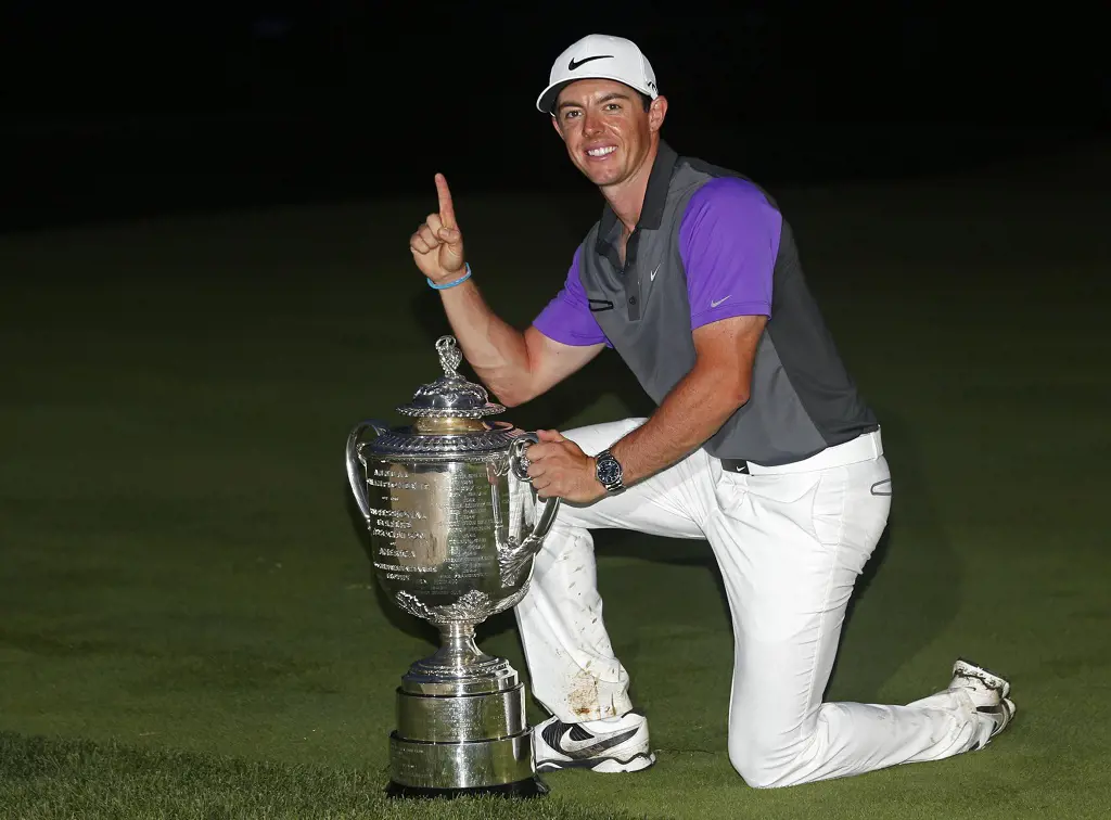 Mcllroy posing with the Wanamaker trophy after winning 2014 PGA Championship