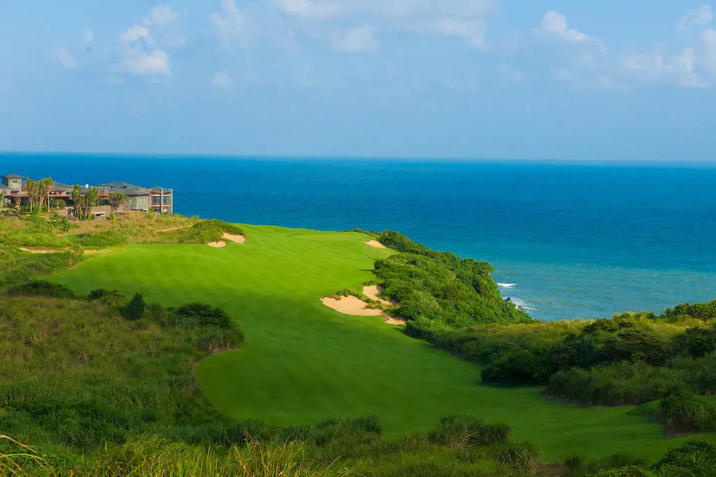 Shanqin Bay is located in the Southeast of Hainan Island and it is one of China's premier golfing locations.