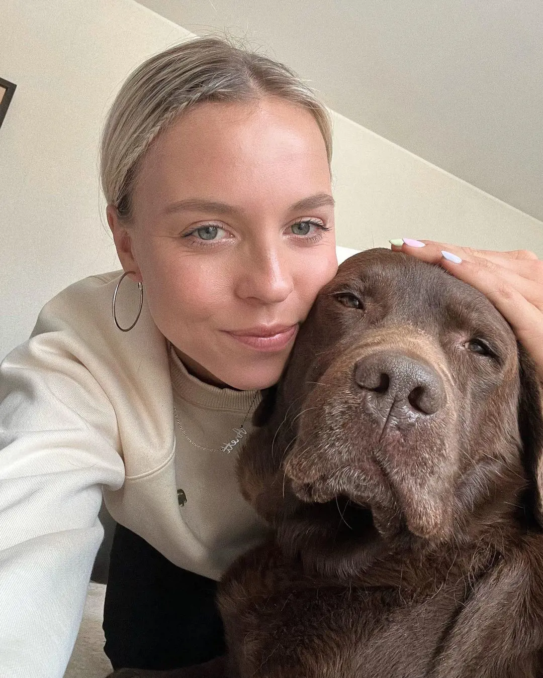 Kontaveit with her pet dog, Milo