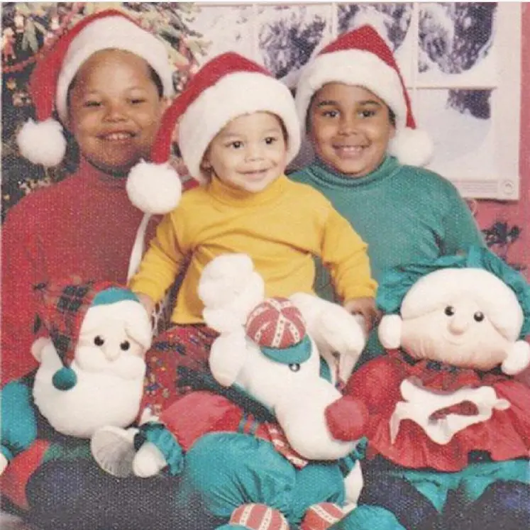 Dak's childhood picture with Tad and Jace.