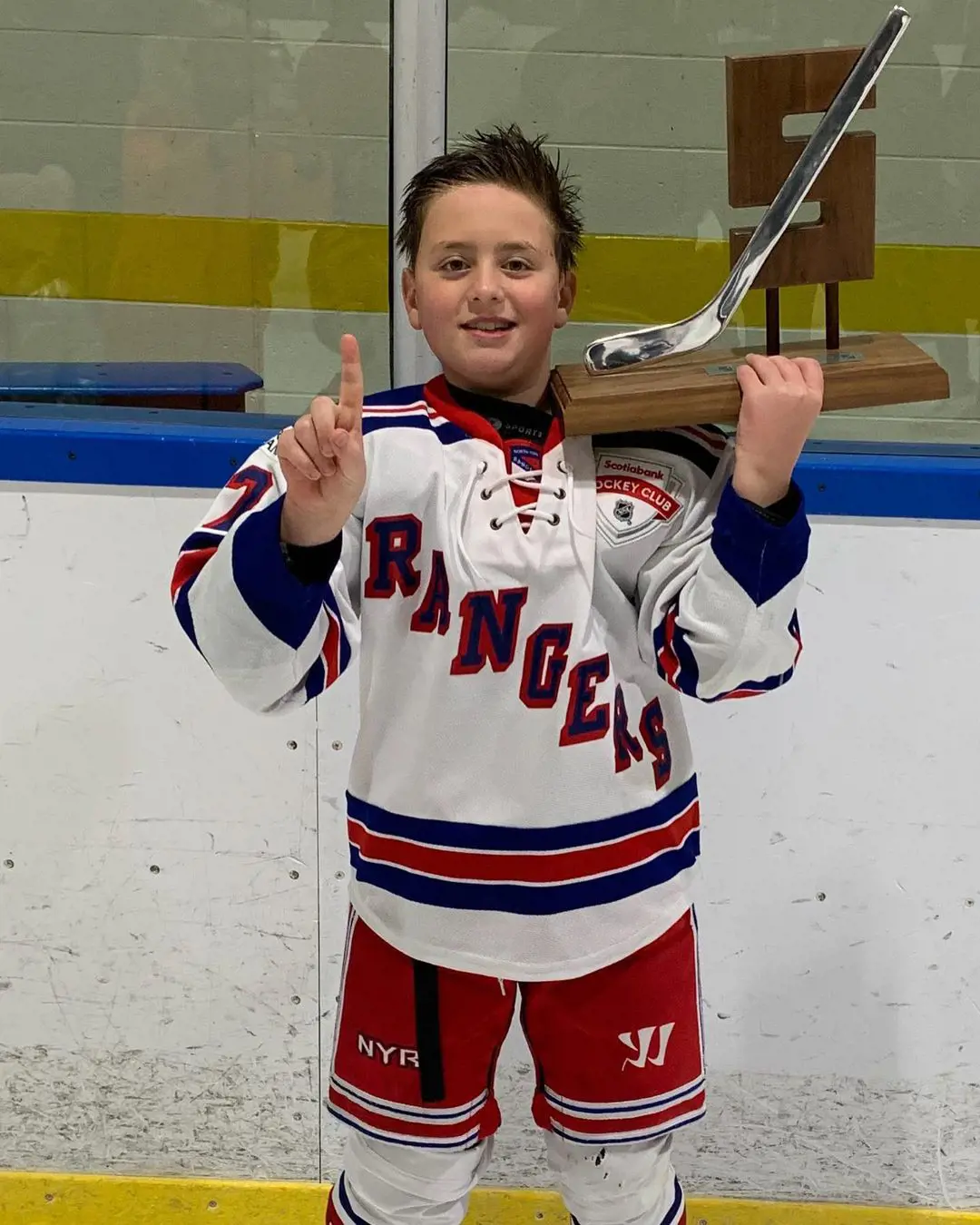 Luka celebrates after becoming the the Silver Stick Champions on 2021.