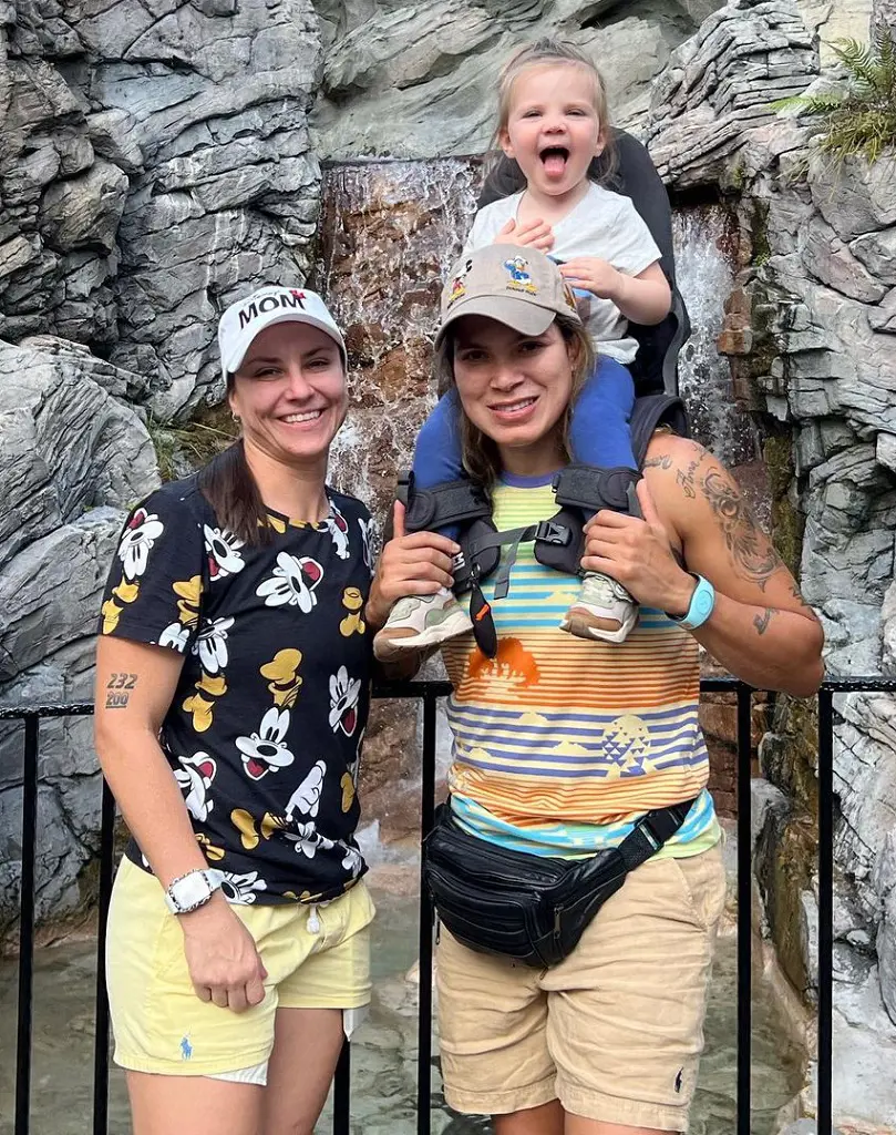 Amanda (R) with Nina (L) and Raegan on their trip to Disneyworld in December 2022