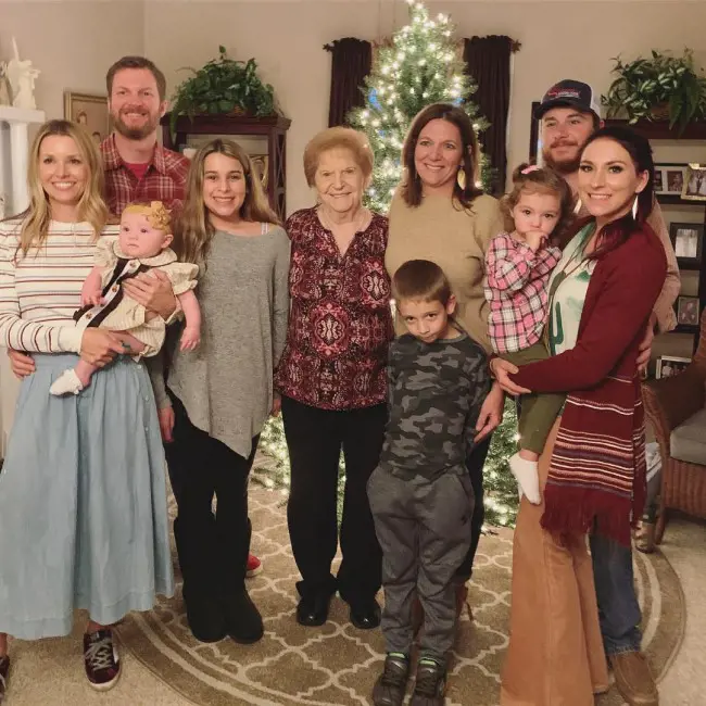 Earnhardts (From left to right): Amy Earnhardt, Dale Jr., Kennedy, Grandma Martha, Kelley and her child, Taylor, Brandon, and baby Sage. t 