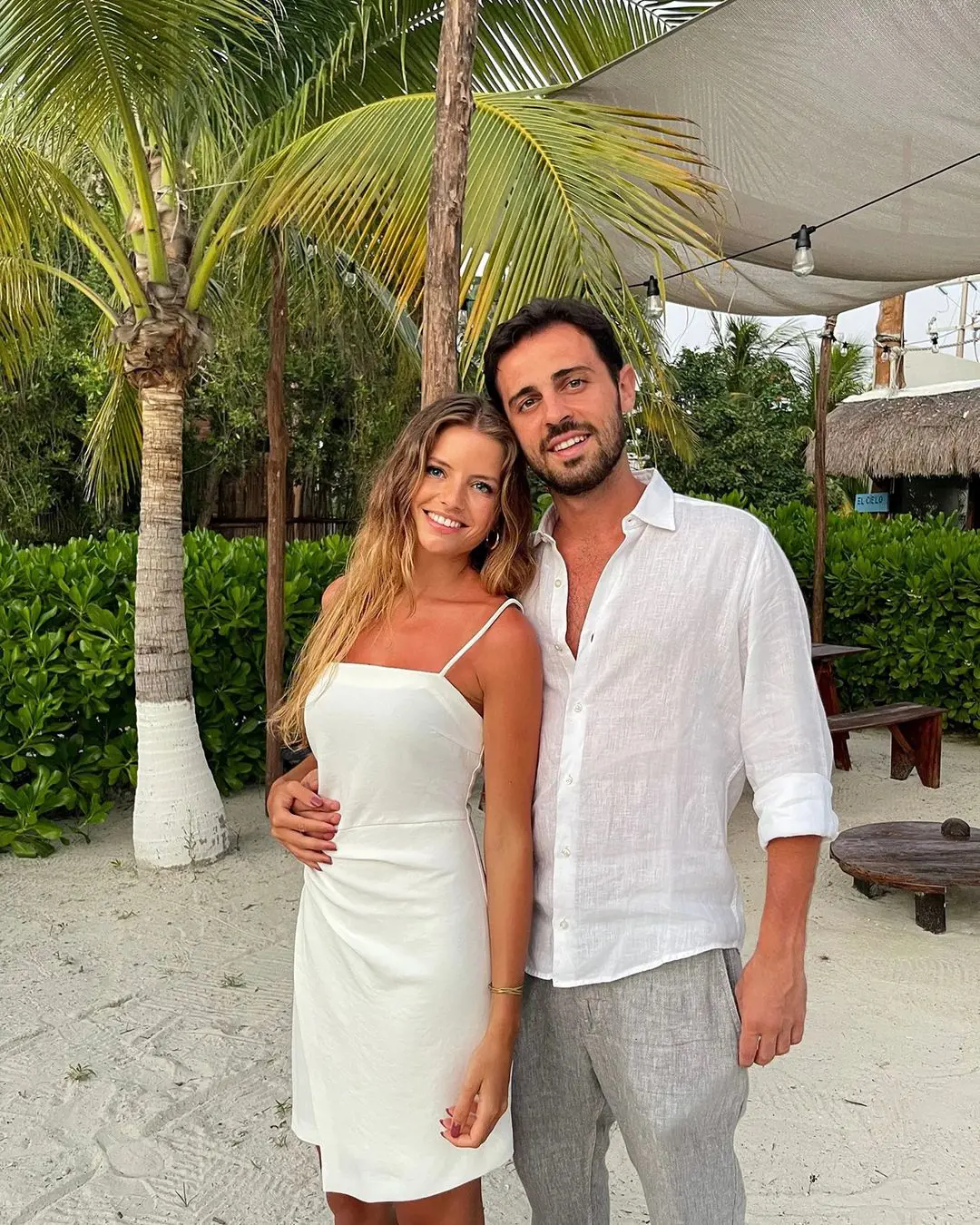 Bernardo Silva and her partner Ines Degener Tomaz enjoying their time at Cancún México in August 2021