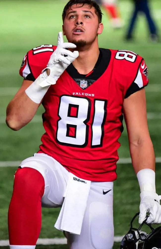 Hooper during his game for the Falcons on January 1, 2019. 